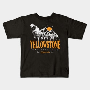 Yellowstone US National Park Wolf Mountains Adventure Vintage Kids T-Shirt